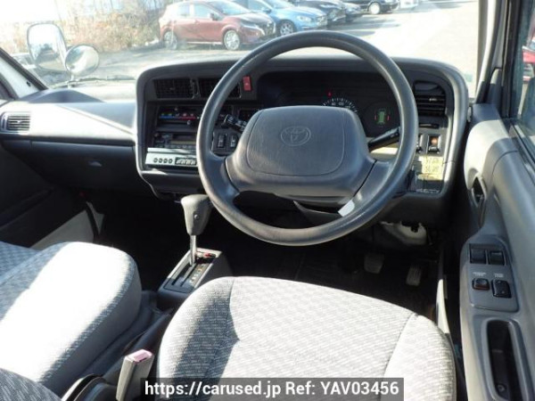 Used 2003 AT toyota regiusace-commuter TRH124B Image[18]