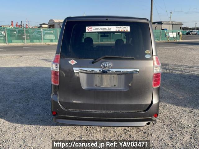 Buy Used 2007 Toyota Noah ZRR70G (YAV03471) - Carused.jp