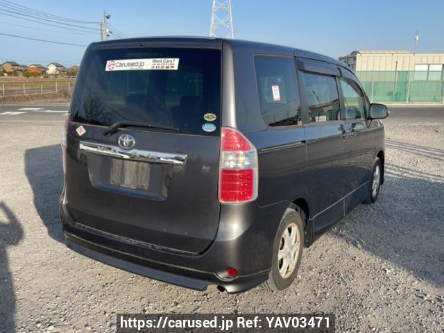 Buy Used 2007 Toyota Noah ZRR70G (YAV03471) - Carused.jp