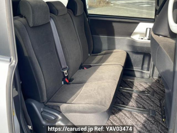 Used 2011 AT toyota noah ZRR70G Image[14]