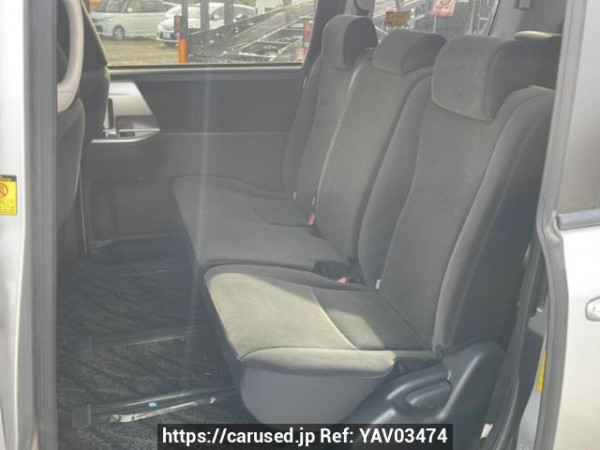 Used 2011 AT toyota noah ZRR70G Image[15]