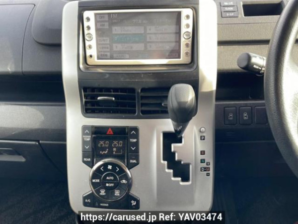 Used 2011 AT toyota noah ZRR70G Image[21]