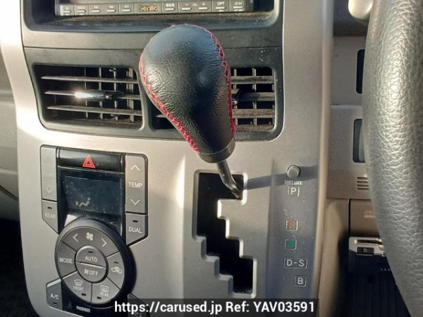 Used 2009 AT toyota noah ZRR70W Image[26]