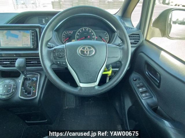 Used 2015 AT toyota noah ZRR80G Image[20]