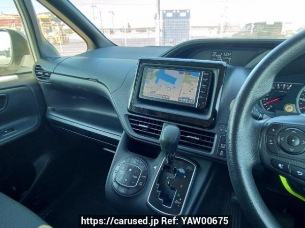 Used 2015 AT toyota noah ZRR80G Image[22]