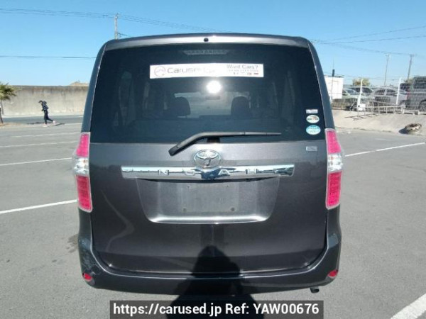 Used 2008 AT toyota noah ZRR70G Image[5]