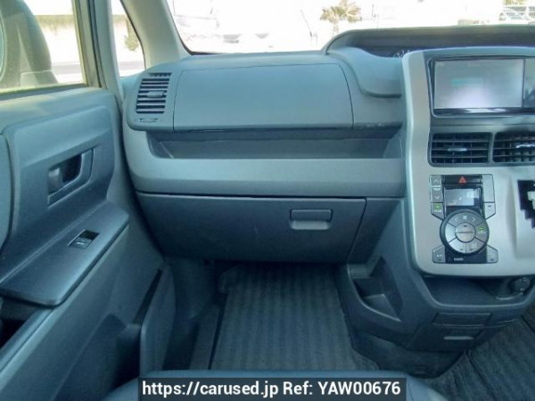 Used 2008 AT toyota noah ZRR70G Image[19]