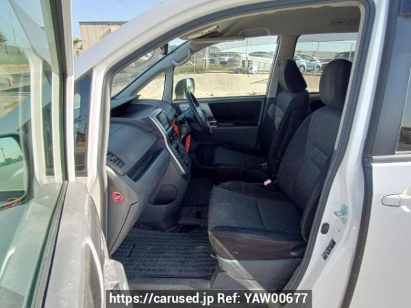 Used 2009 AT toyota noah ZRR70W Image[14]