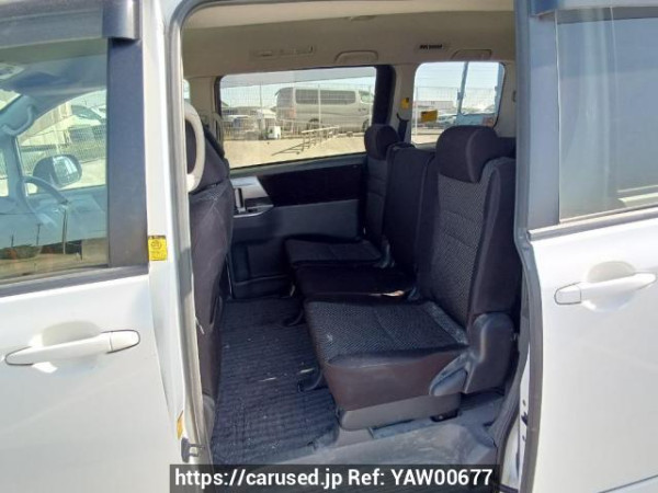 Used 2009 AT toyota noah ZRR70W Image[16]