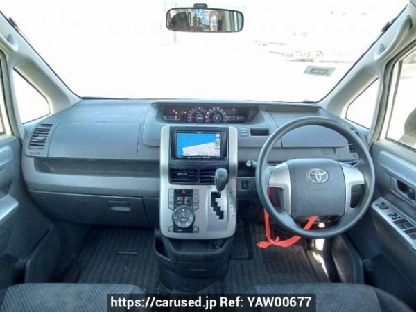 Used 2009 AT toyota noah ZRR70W Image[18]
