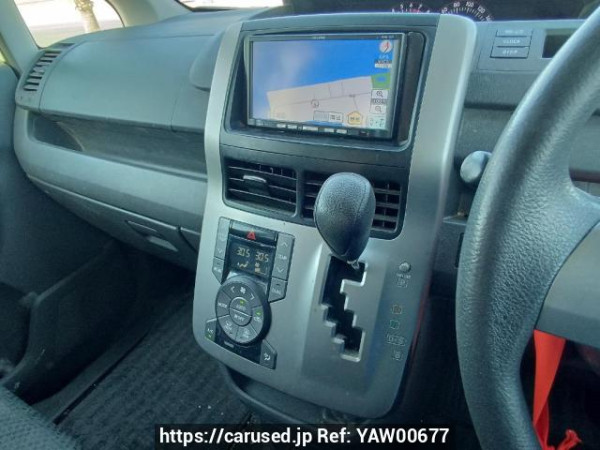 Used 2009 AT toyota noah ZRR70W Image[23]
