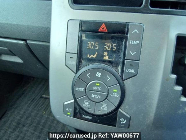 Used 2009 AT toyota noah ZRR70W Image[26]