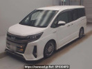 Toyota Noah ZWR80W