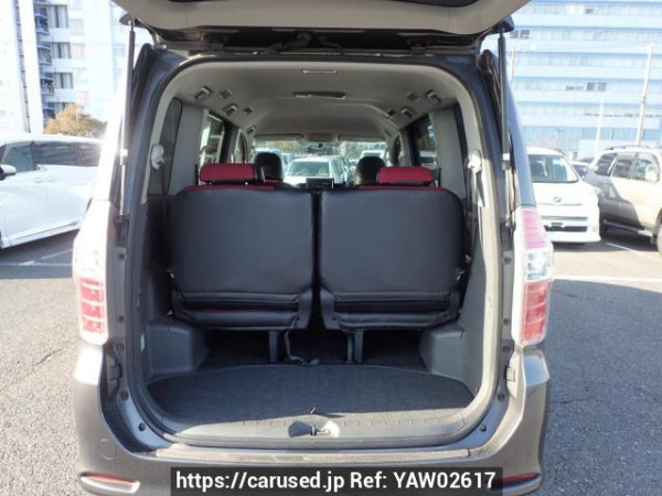 Used 2007 AT toyota noah ZRR70W Image[8]