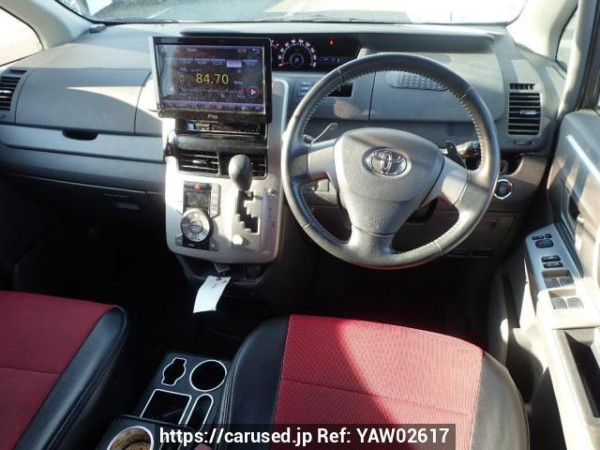 Used 2007 AT toyota noah ZRR70W Image[16]