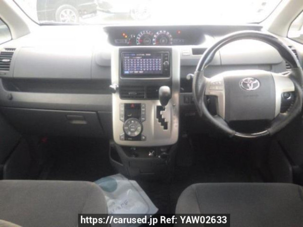 Used 2009 AT toyota noah ZRR70G Image[16]