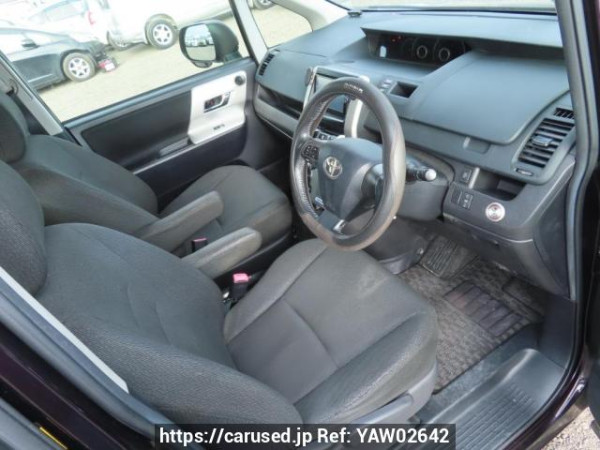 Used 2013 AT toyota noah ZRR70G Image[14]