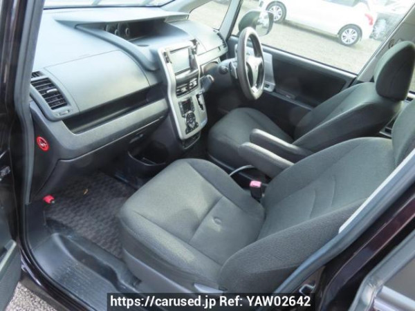Used 2013 AT toyota noah ZRR70G Image[16]