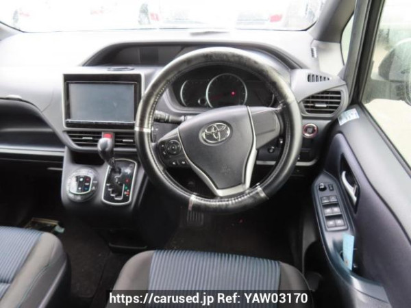 Used 2015 AT toyota noah ZRR80W Image[17]