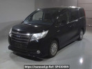Toyota Noah ZWR80G