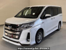 Toyota Noah ZWR80W