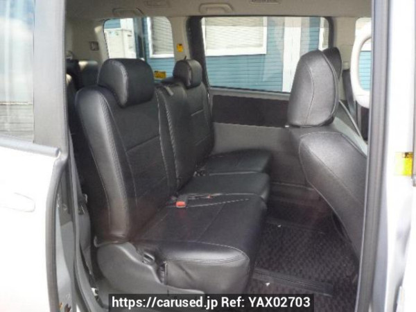 Used 2007 AT toyota voxy ZRR70W Image[11]