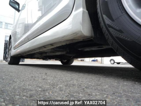 Used 2003 AT toyota wish ZNE10G Image[32]