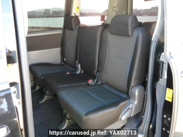 Used 2009 AT toyota voxy ZRR70W Image[17]