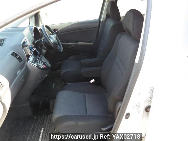 Buy Used 2004 Toyota Wish ZNE10G (YAX02718) - Carused.jp