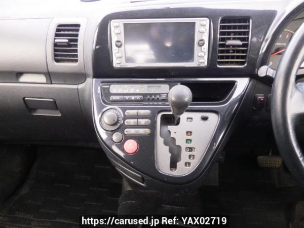 Used 2003 AT toyota wish ZNE10G Image[23]