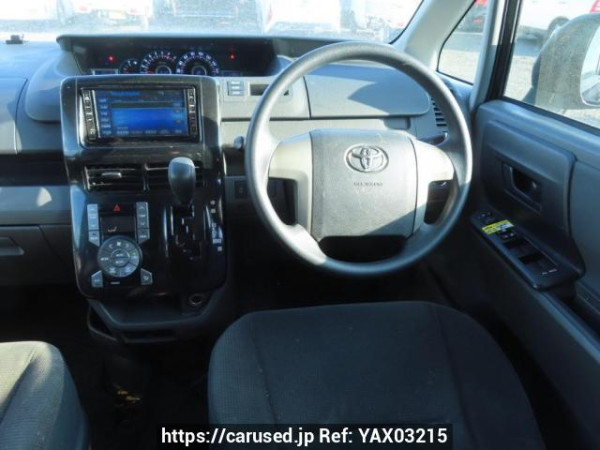 Used 2007 AT toyota noah ZRR70G Image[26]
