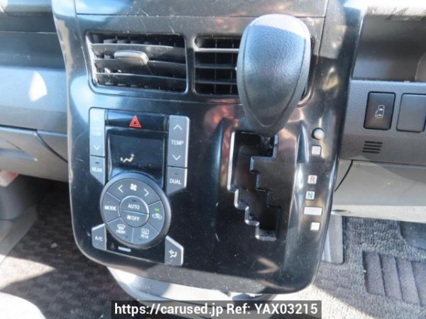 Used 2007 AT toyota noah ZRR70G Image[32]