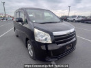 Toyota Noah ZRR70G