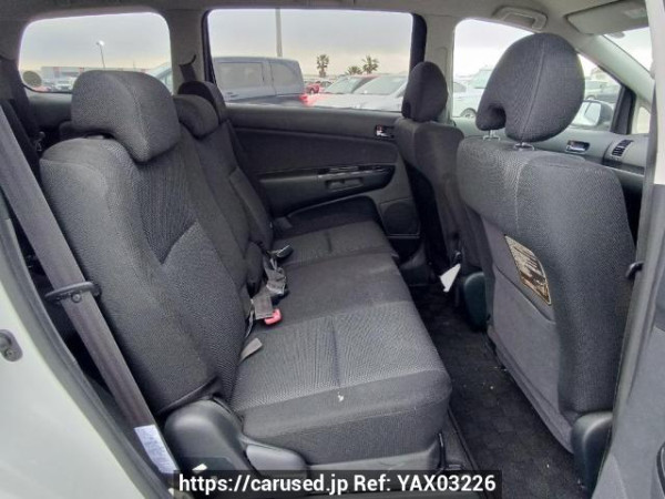 Used 2004 AT toyota wish ZNE10G Image[16]