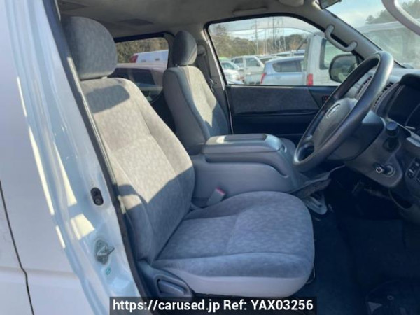 Used 2006 AT toyota regiusace-van KDH205V Image[8]