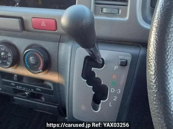 Used 2006 AT toyota regiusace-van KDH205V Image[25]