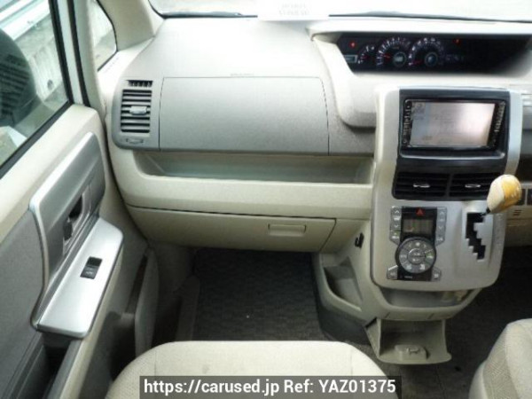 Used 2009 AT toyota noah ZRR70W Image[16]