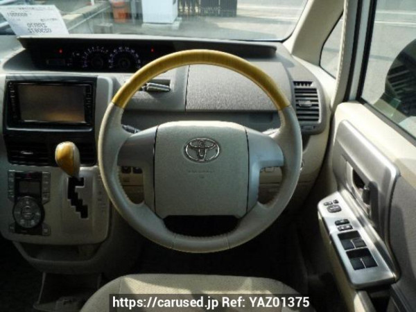 Used 2009 AT toyota noah ZRR70W Image[17]