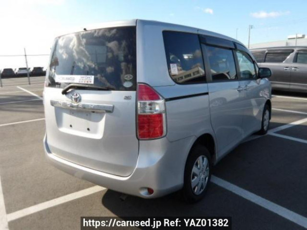 Used 2007 AT toyota noah ZRR75G Image[5]