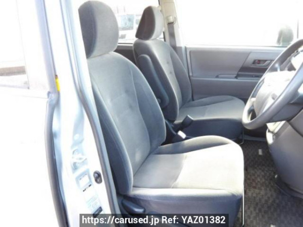 Used 2007 AT toyota noah ZRR75G Image[9]