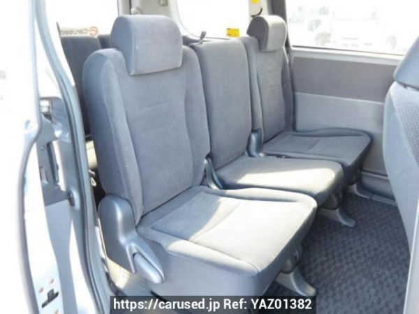 Used 2007 AT toyota noah ZRR75G Image[11]