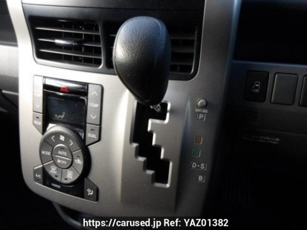 Used 2007 AT toyota noah ZRR75G Image[18]