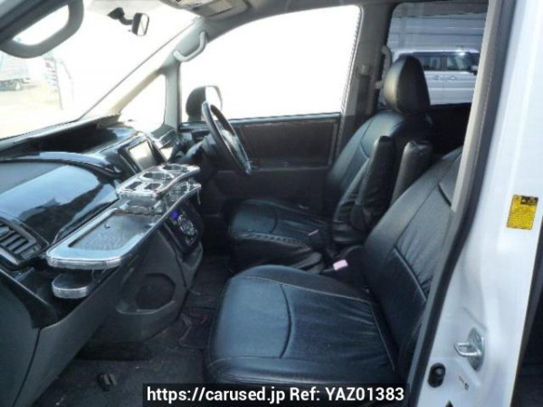 Used 2007 AT toyota noah ZRR70W Image[14]