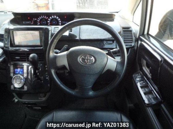 Used 2007 AT toyota noah ZRR70W Image[18]