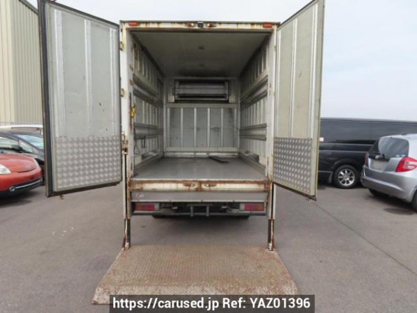 Used 2004 MT mitsubishi canter FE70CB Image[7]