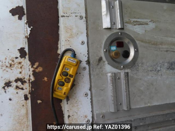 Used 2004 MT mitsubishi canter FE70CB Image[8]