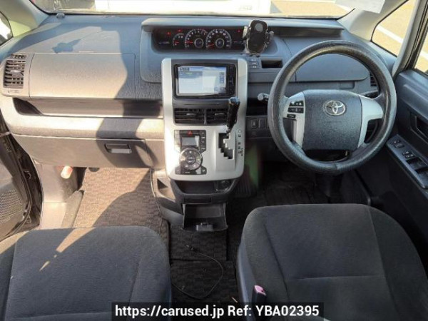 Used 2010 AT toyota noah ZRR70G Image[13]