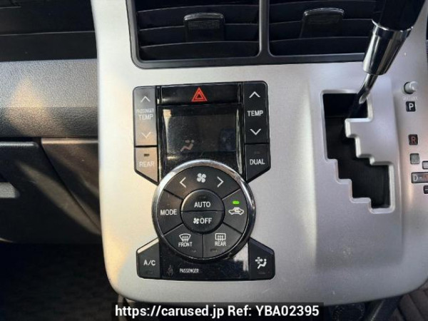 Used 2010 AT toyota noah ZRR70G Image[19]