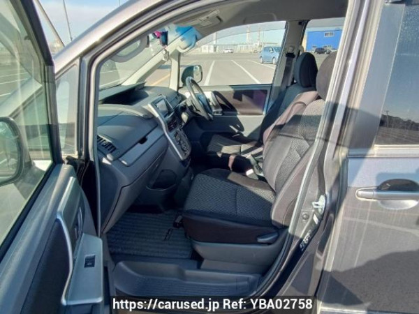 Used 2009 AT toyota noah ZRR70W Image[14]