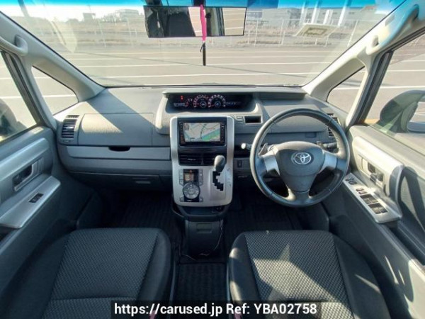 Used 2009 AT toyota noah ZRR70W Image[17]